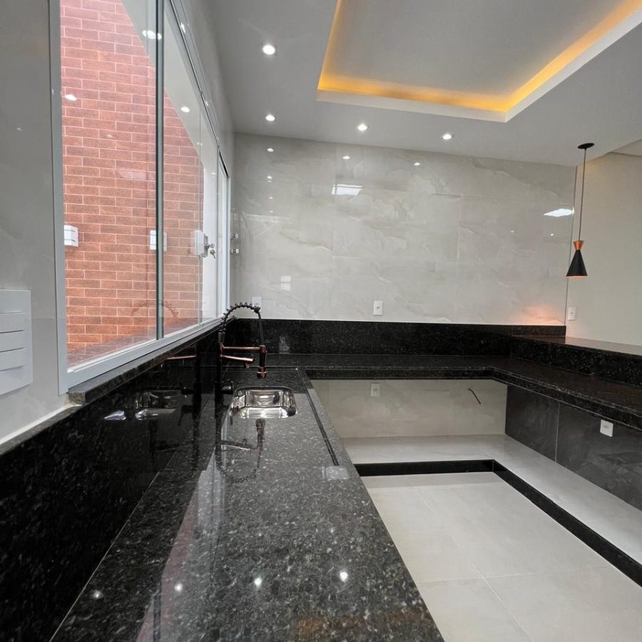 WhatsApp Image 2025-04-10 at 21.01.11 (1)