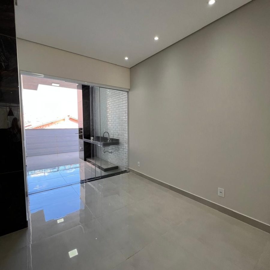 WhatsApp Image 2025-04-10 at 21.02.03 (3)