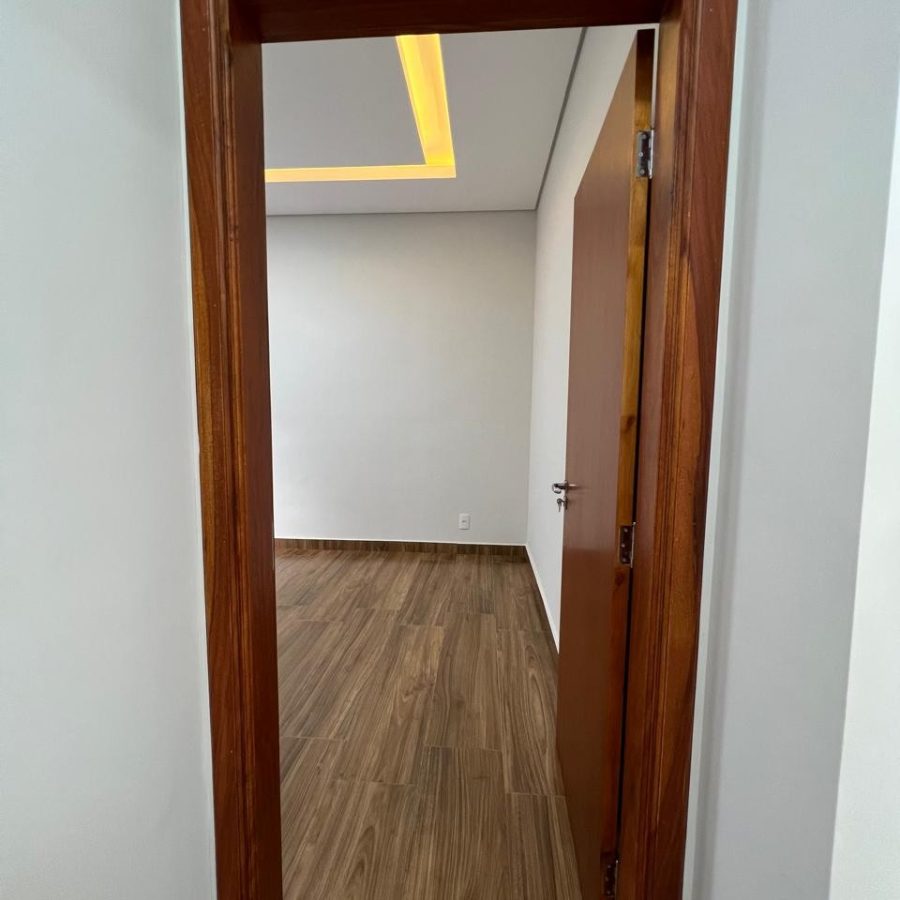 WhatsApp Image 2025-04-10 at 21.02.07 (3)