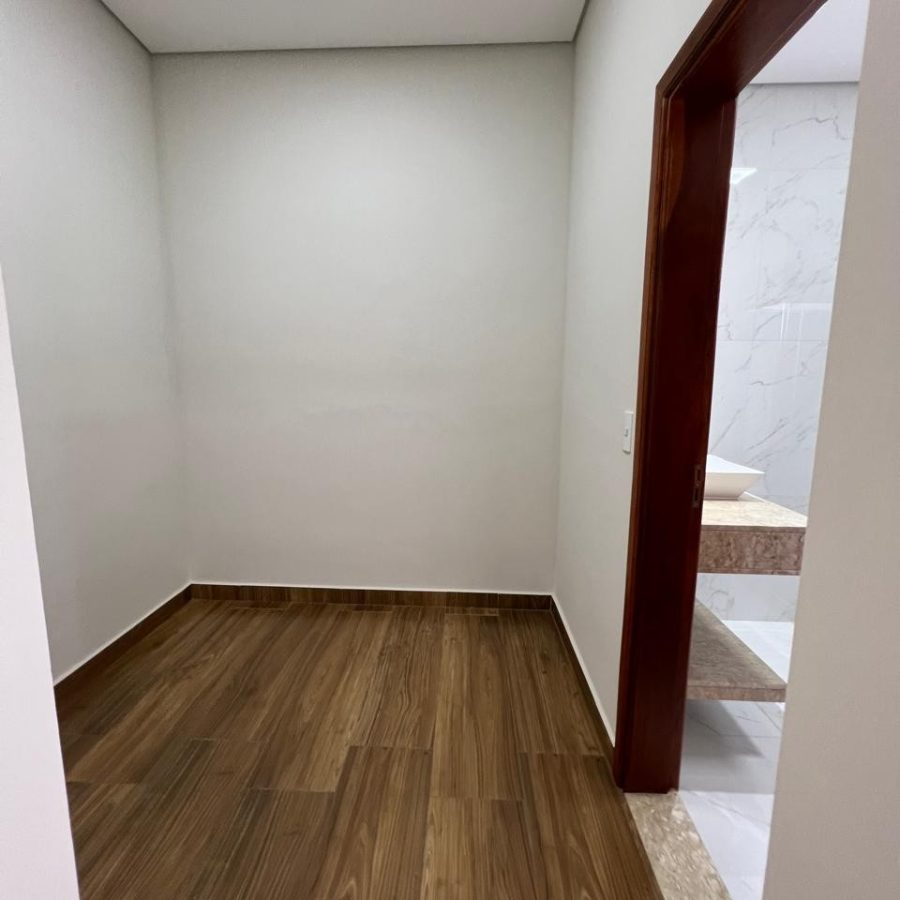 WhatsApp Image 2025-04-10 at 21.02.09 (4)