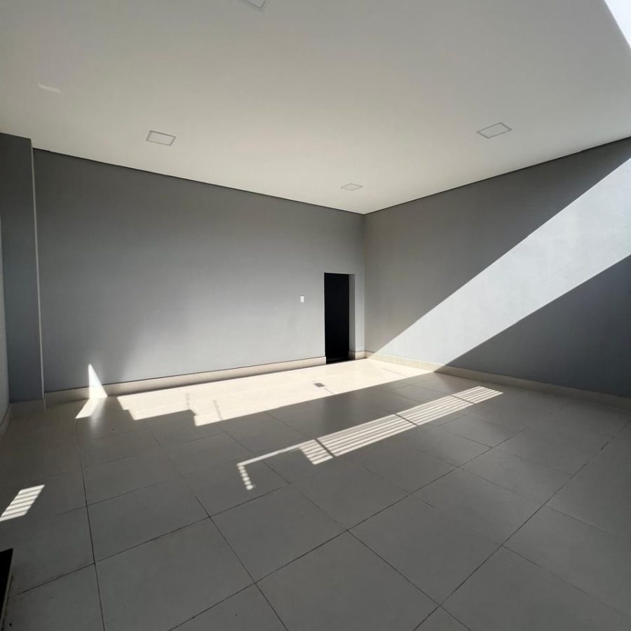 WhatsApp Image 2025-04-10 at 21.02.11 (1)