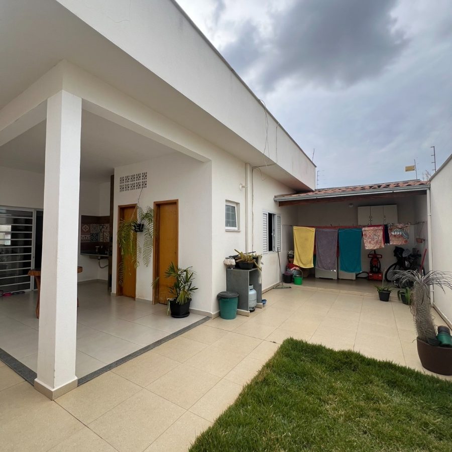 WhatsApp Image 2025-10-11 at 18.10.47 (1)