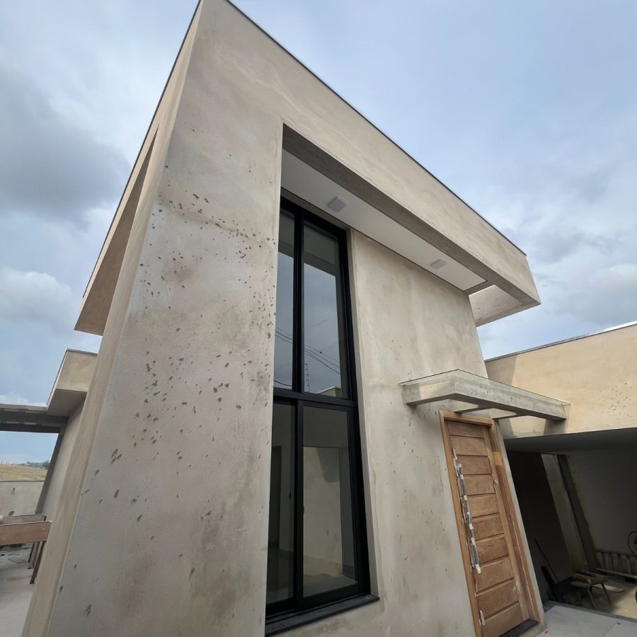 WhatsApp Image 2025-10-13 at 20.54.00