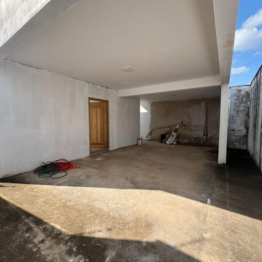 WhatsApp Image 2025-10-14 at 21.43.00