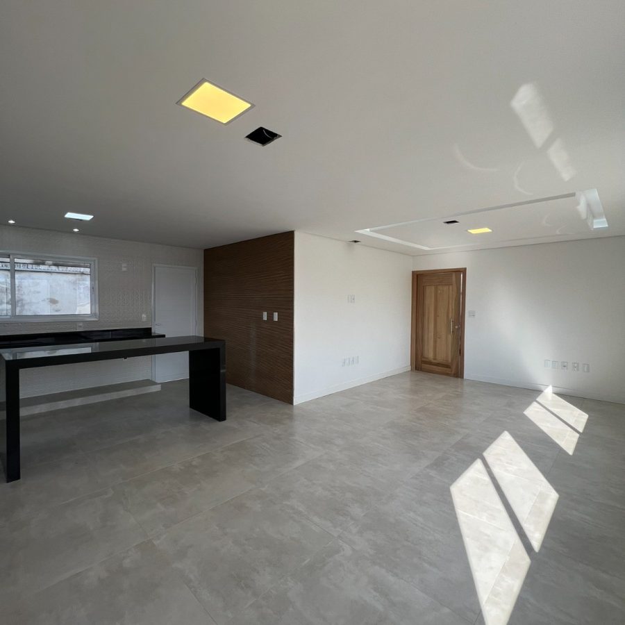 WhatsApp Image 2025-10-14 at 21.43.17