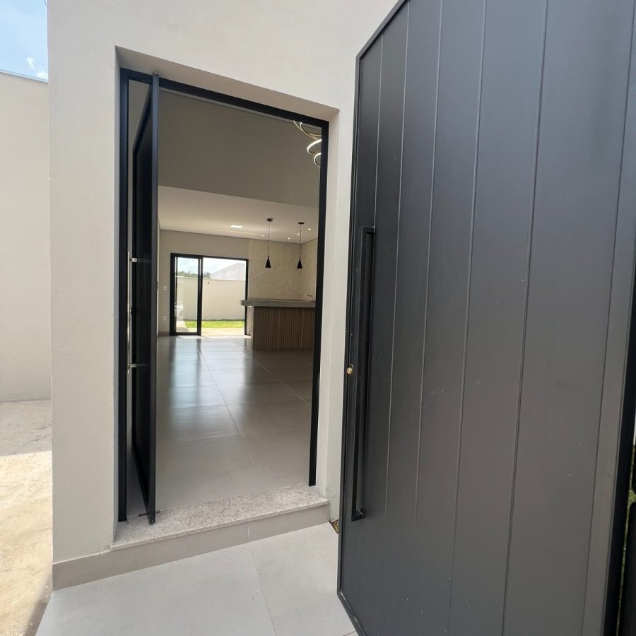 WhatsApp Image 2025-10-16 at 20.54.36