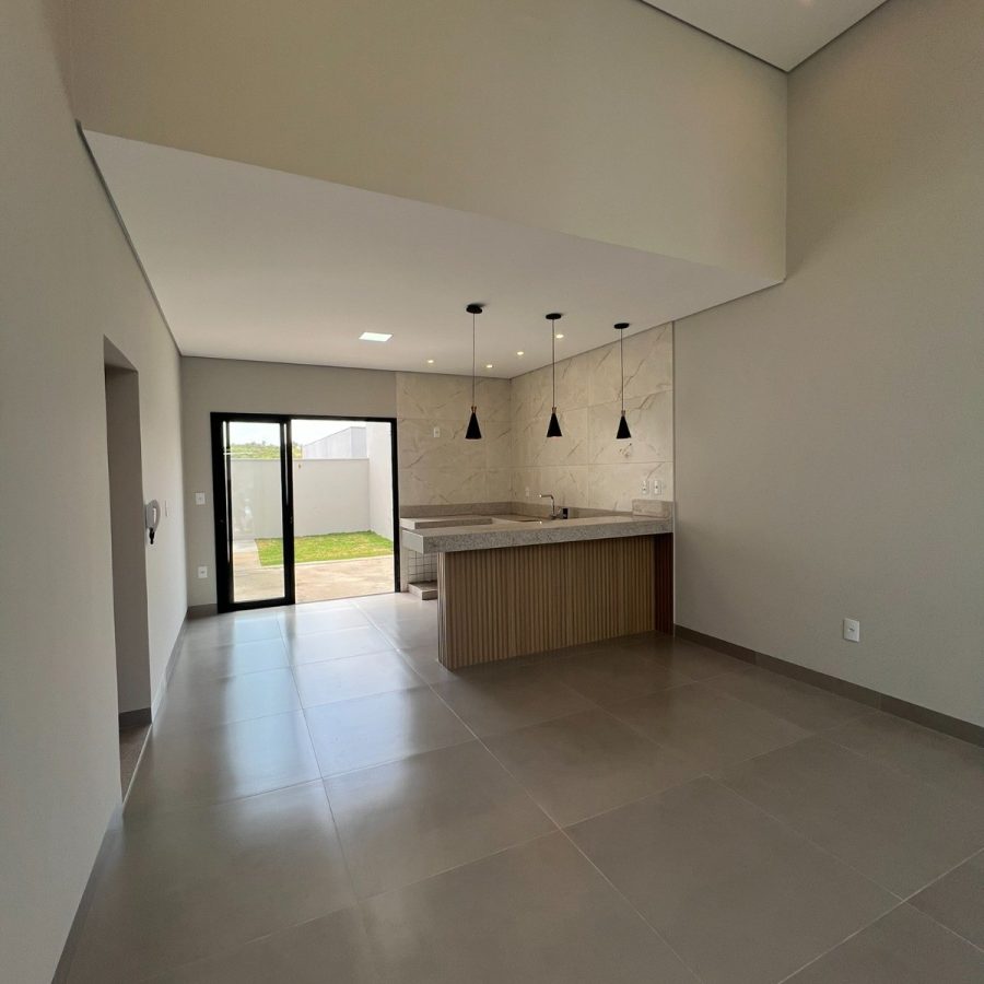 WhatsApp Image 2025-10-16 at 20.54.37 (2)