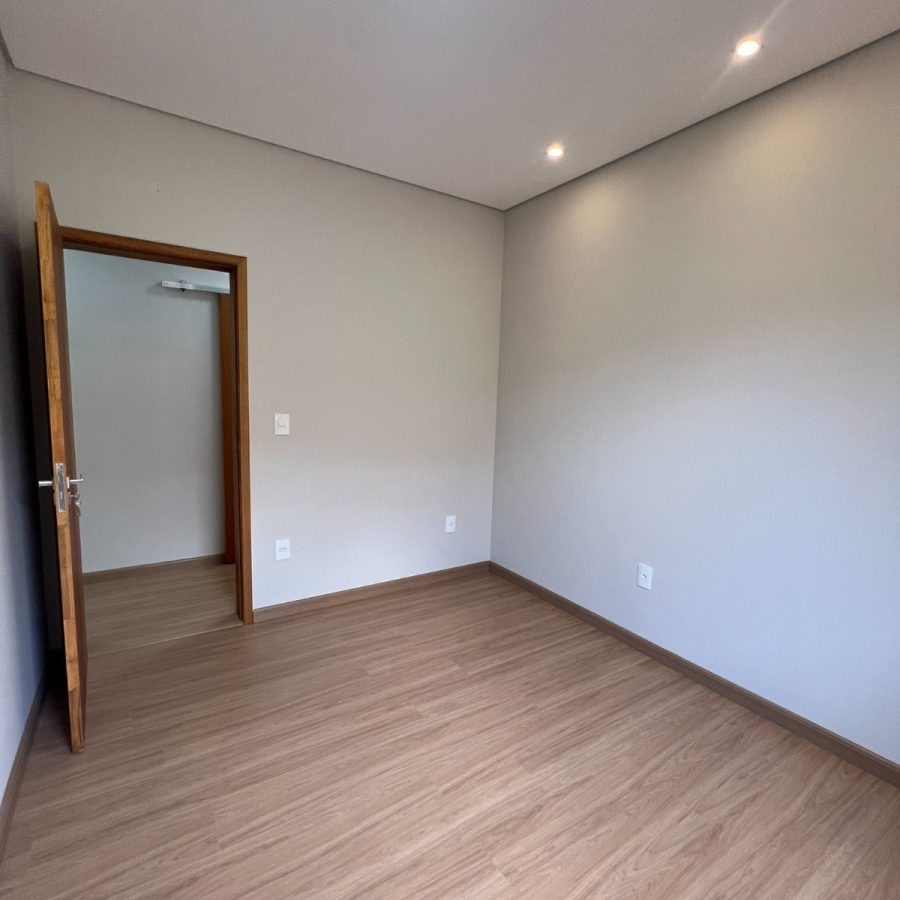 WhatsApp Image 2025-10-16 at 20.54.45 (1)