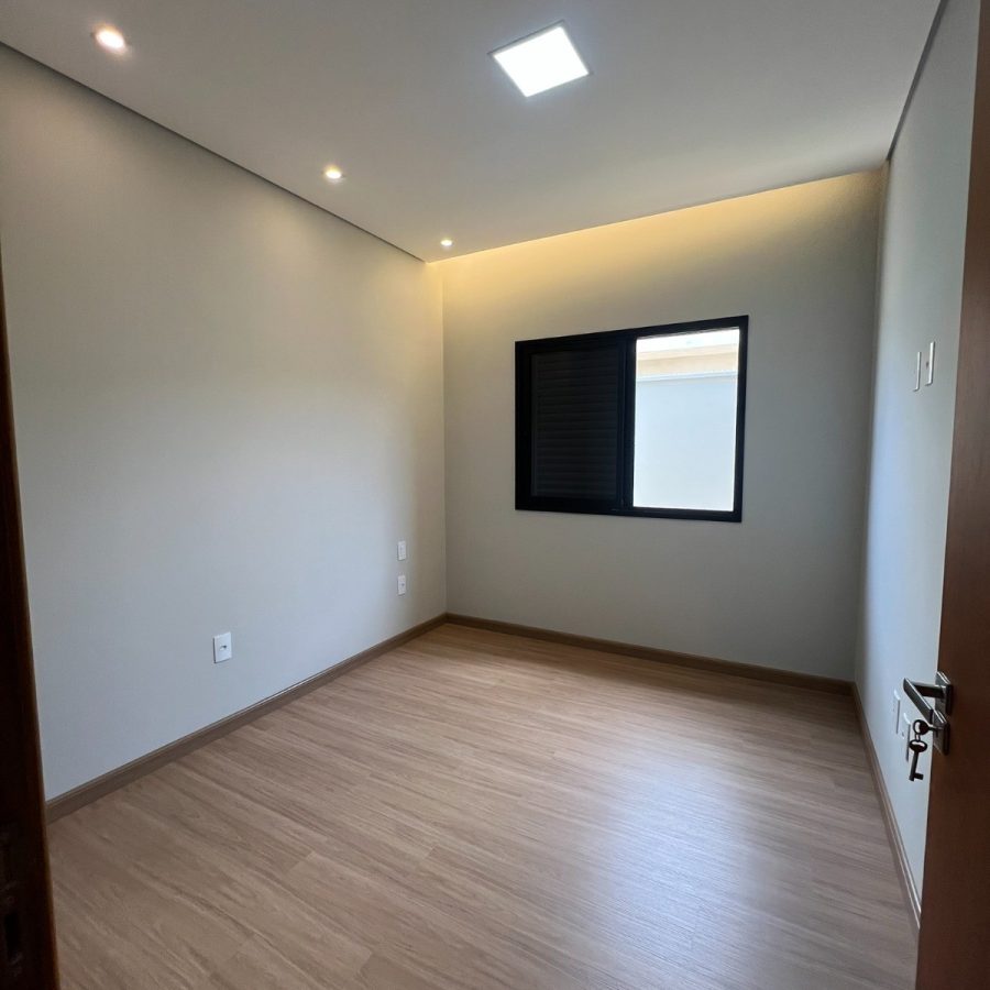 WhatsApp Image 2025-10-16 at 20.54.45