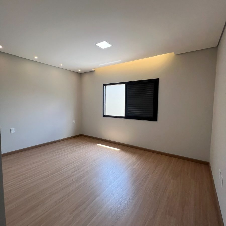 WhatsApp Image 2025-10-16 at 20.54.48