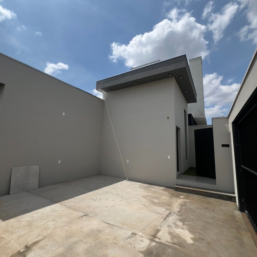 WhatsApp Image 2025-10-16 at 20.54.50 (1)