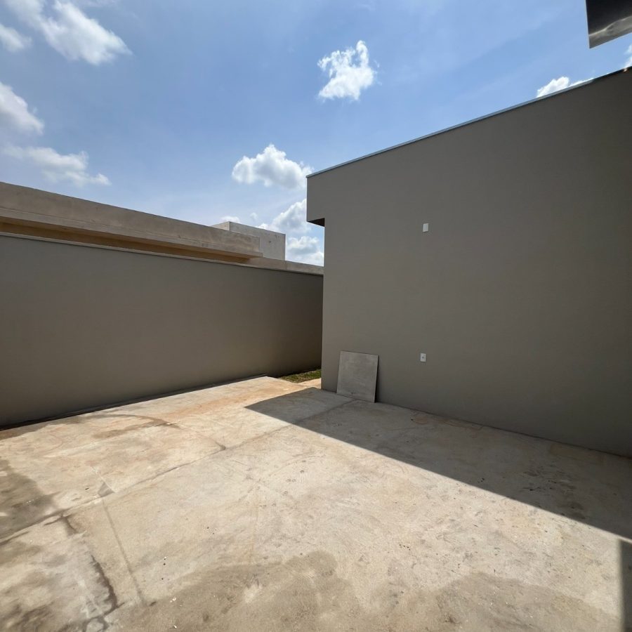 WhatsApp Image 2025-10-16 at 20.54.51 (1)