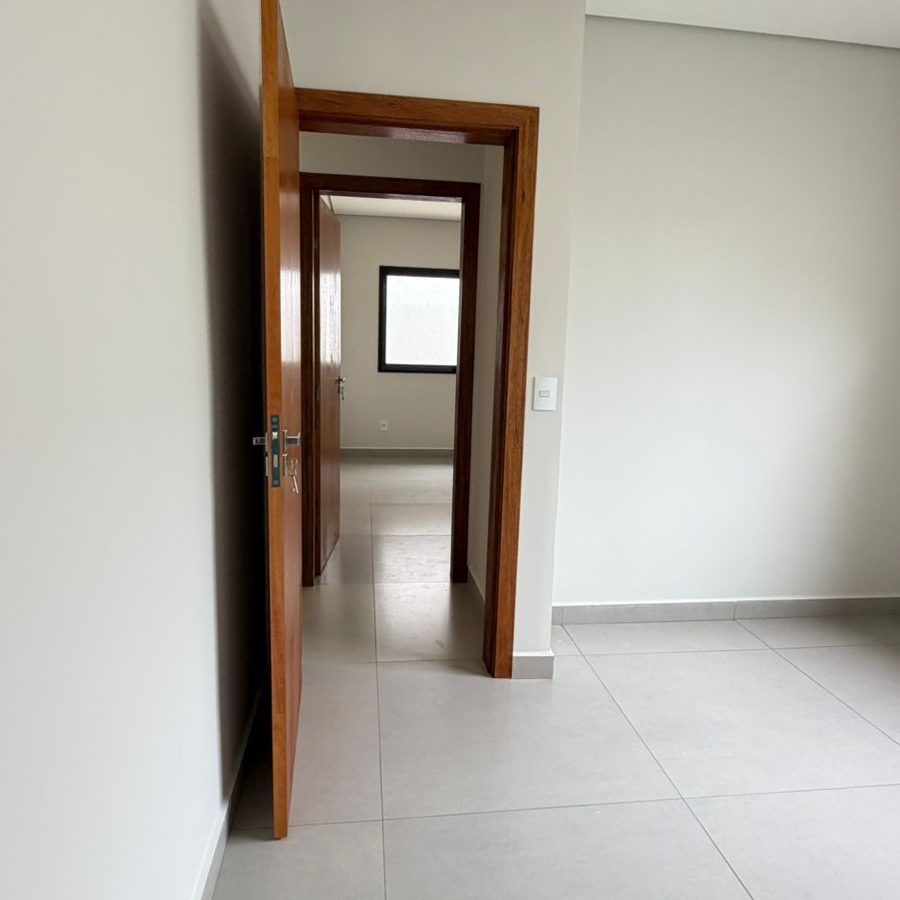 WhatsApp Image 2025-12-16 at 19.41.52 (2)