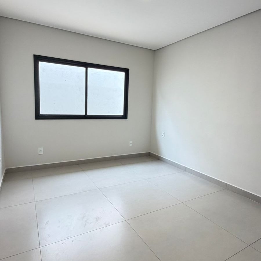 WhatsApp Image 2025-12-16 at 19.41.53